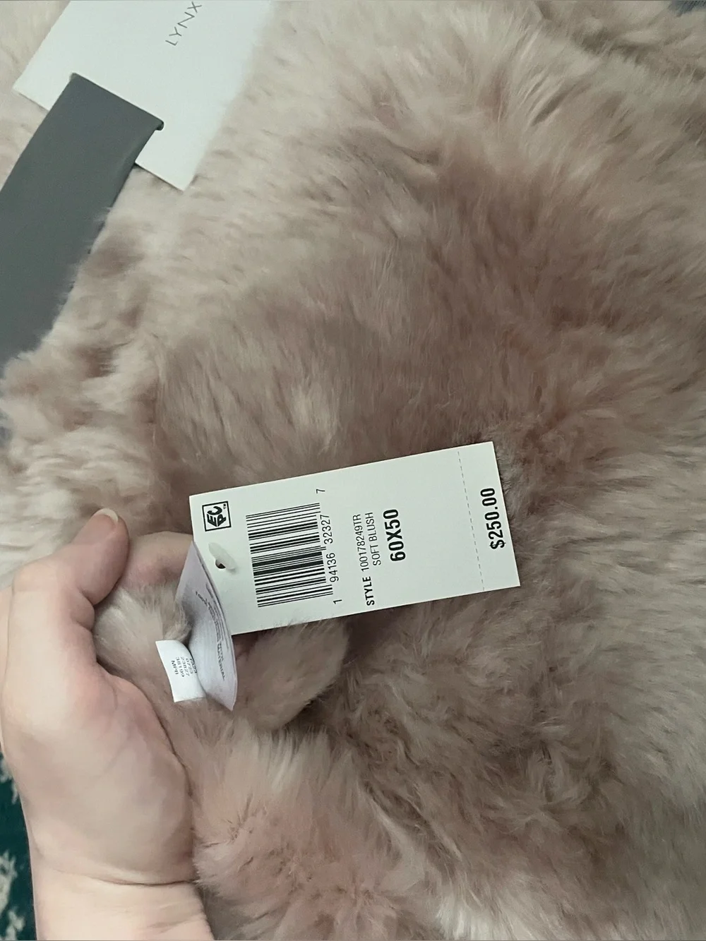 Dusty pink faux fur throw blanket 50x60